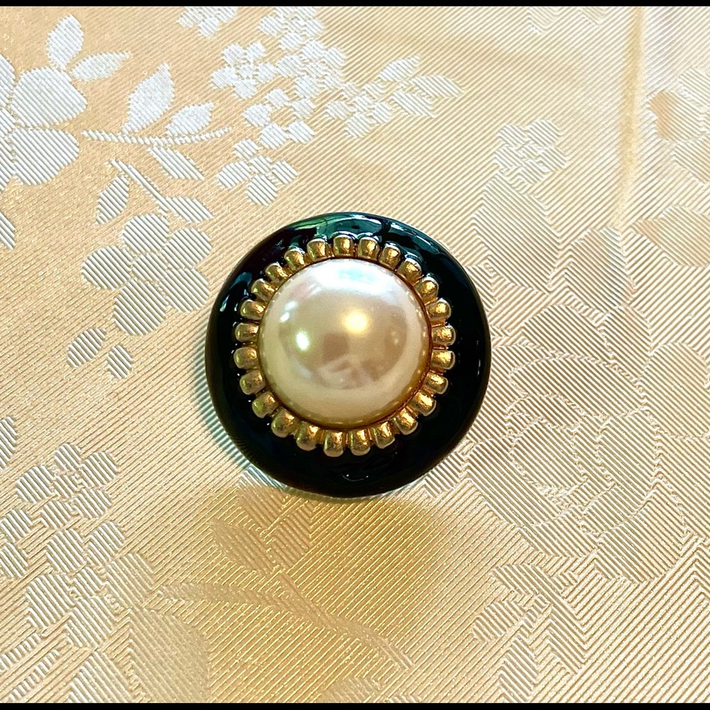 Gorgeous St. John Replacement Shank Button~Gold Tone with Black Enamel**
